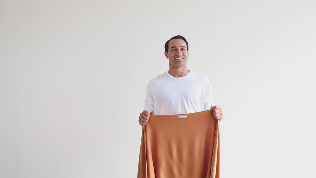 How to wrap using the Moby Evolution Evolution wrap. This video has no sound.