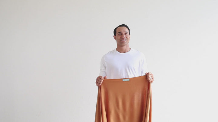 How to wrap using the Moby Evolution Evolution wrap. This video has no sound.