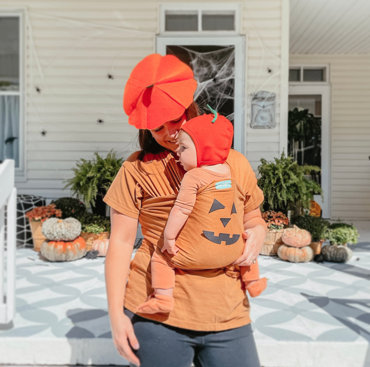 halloween DIY, easy babywearing halloween costumes, babywearing, how to baby wear, moby wrap 